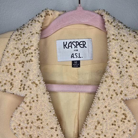Kasper Women's Cream Blazer - Picture 3 of 6